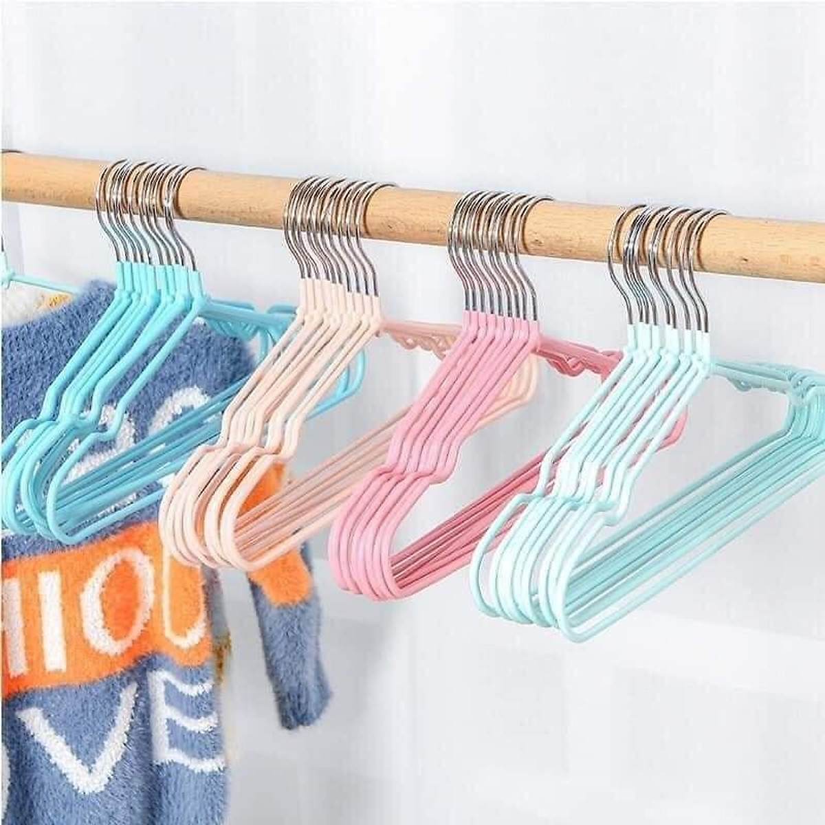 SÉT 10 MẮC TREO QUẦN ÁO BẰNG KIM LOẠI BÊN NGOÀI BỌC NHỰA DẺO MÀU SẮC ĐẸP, ĐỦ KÍCH CỠ CHO TRẺ EM, NGƯỜI LỚN - MÓC TREO QUẦN ÁO GỌN GÀNG NGĂN NẮP