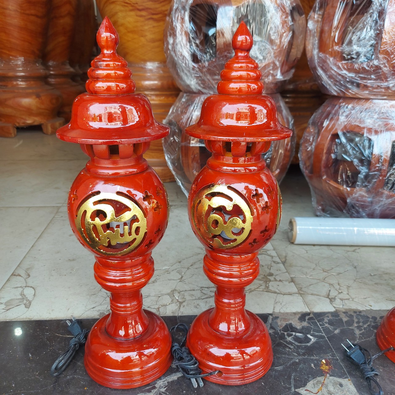 Đèn thờ gỗ - Cặp Đèn thờ gỗ cao cấp khắc chữ Phúc - Lộc -Thọ sơn nhủ vàng siêu đẹp Cao 48cm