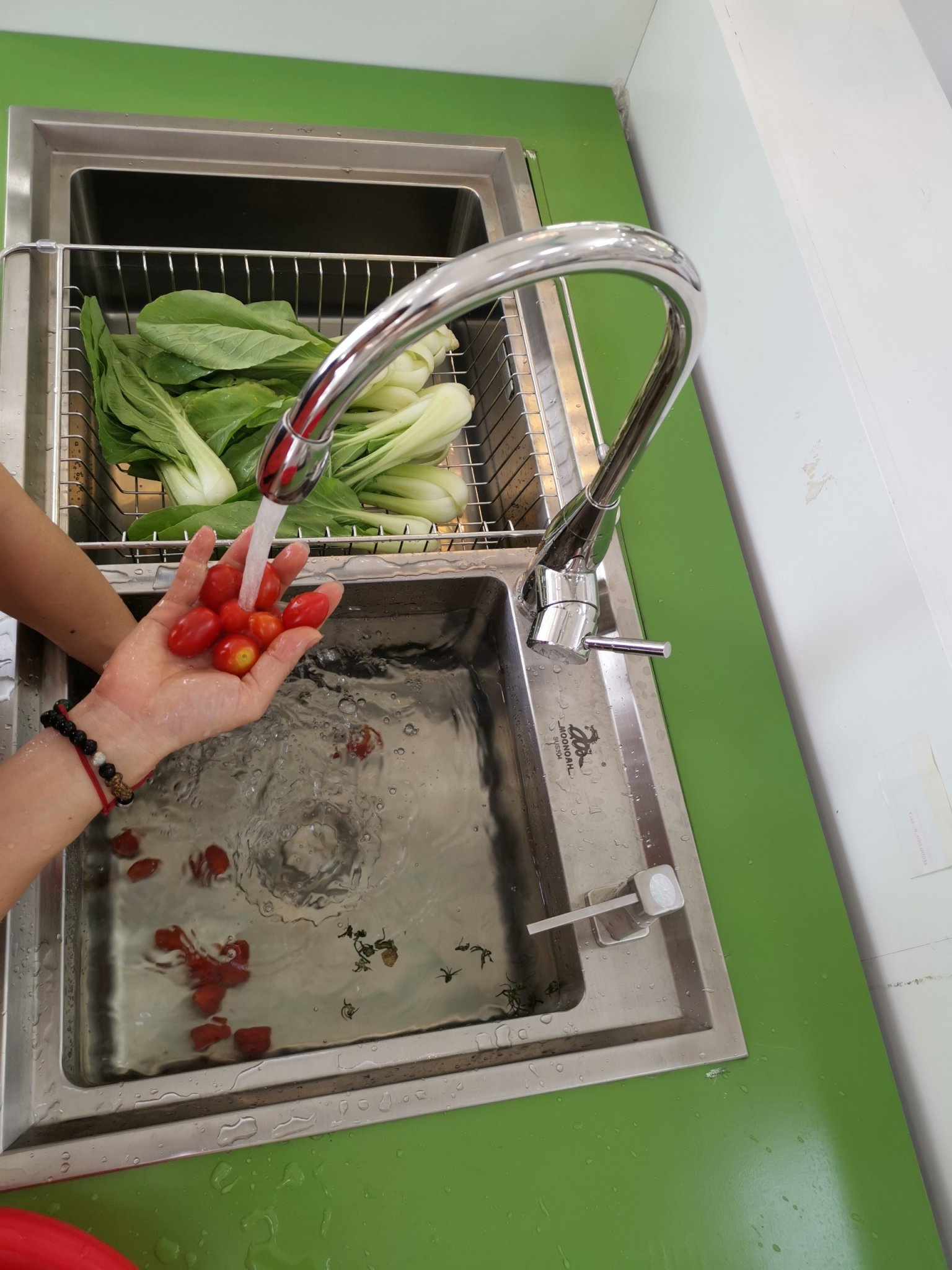 Vòi rửa bát inox 304  bóng gương