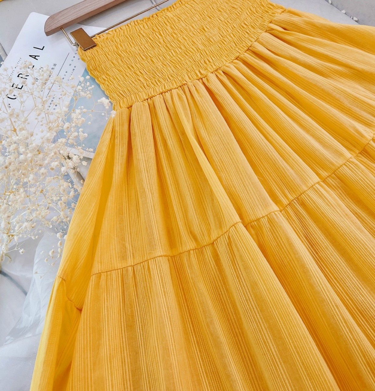 Set Maxi đi biển vàng tay phồng áo Droptop