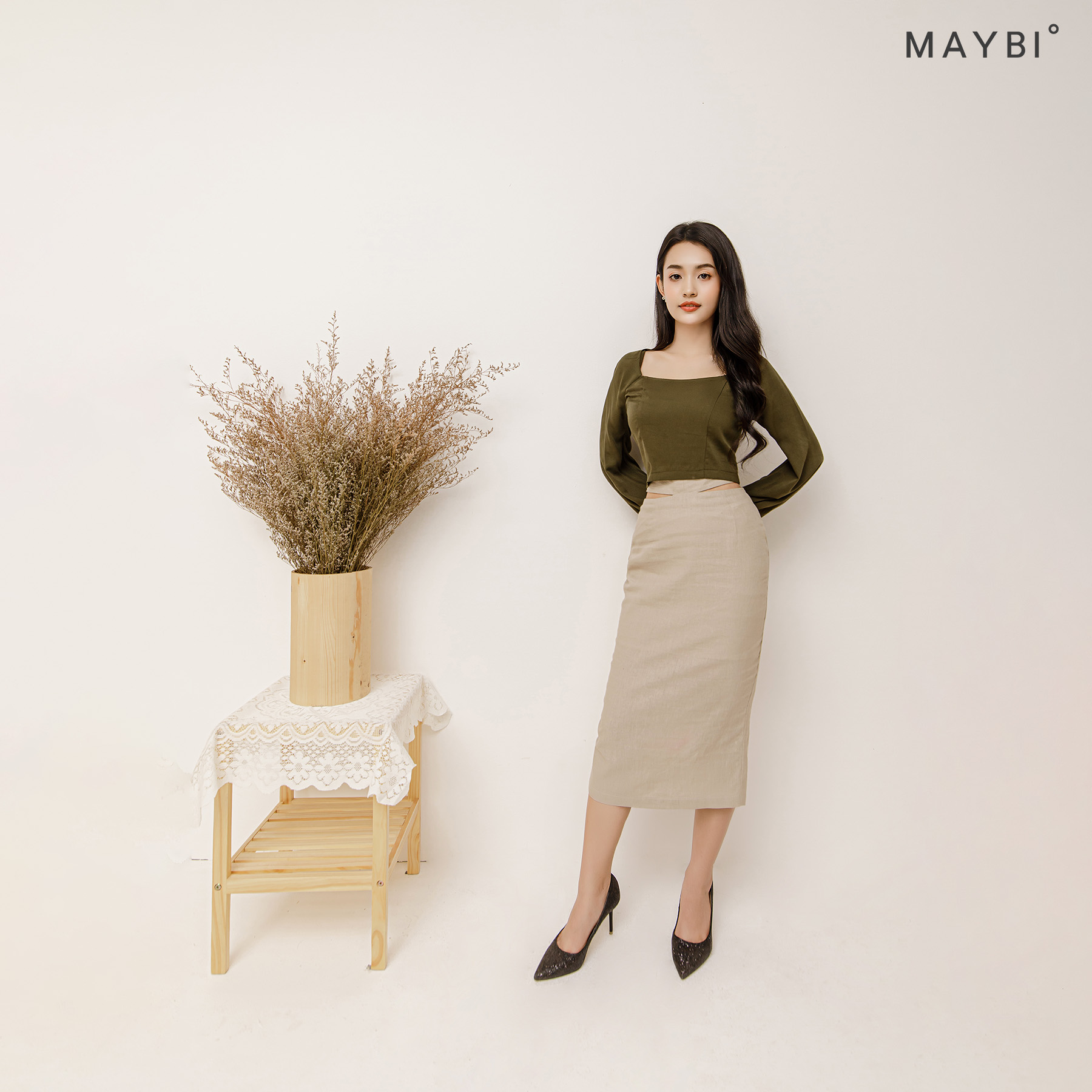 MAYBI - Áo xanh rêu cổ hoàng hậu tay phồng dài