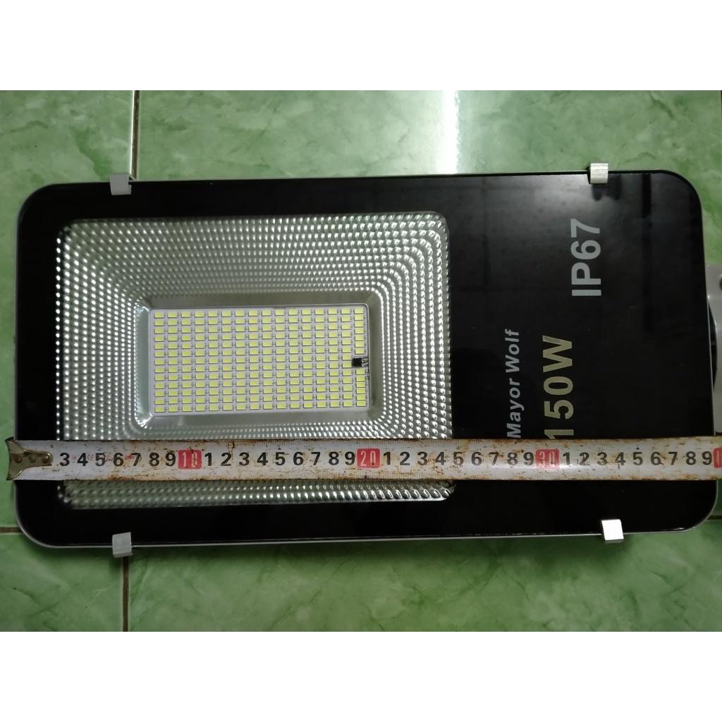 Đèn đường 150W S- Trọng Lượng Đèn 4.5 Kg-Tấm Pin 50x350x17mm2- Pin 30000MAH
