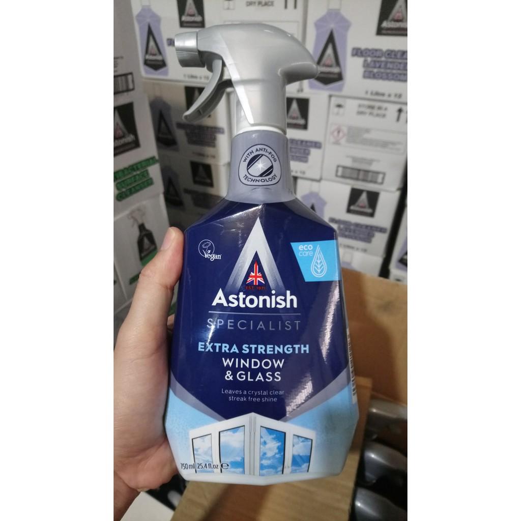 Bình xịt lau kính Astonish C6950 750ml loại bỏ nhanh chóng các vết bẩn, vết ố trên kính, ngay cả những vết bẩn cứng đầu như dầu nhớt, hay vết băng keo dính. Thêm một công năng đặc biệt nữa, là có thể lau sạch vết ố mờ do cặn.