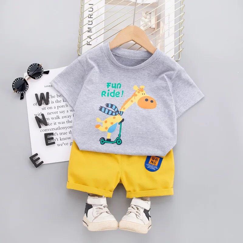 Bộ quần áo cộc tay cotton thoáng mát, mềm mịn cho bé trai và bé gái in hình hươu cao cổ đáng yêu size 8 - 20 kg