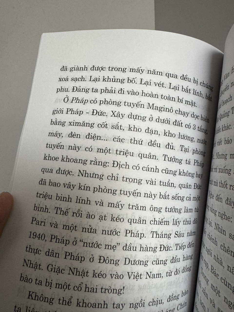 Sách - VỪA ĐI ĐƯỜNG VỪA KỂ CHUYỆN - T. Lan - NXB Chính Trị Quốc Gia Sự Thật.