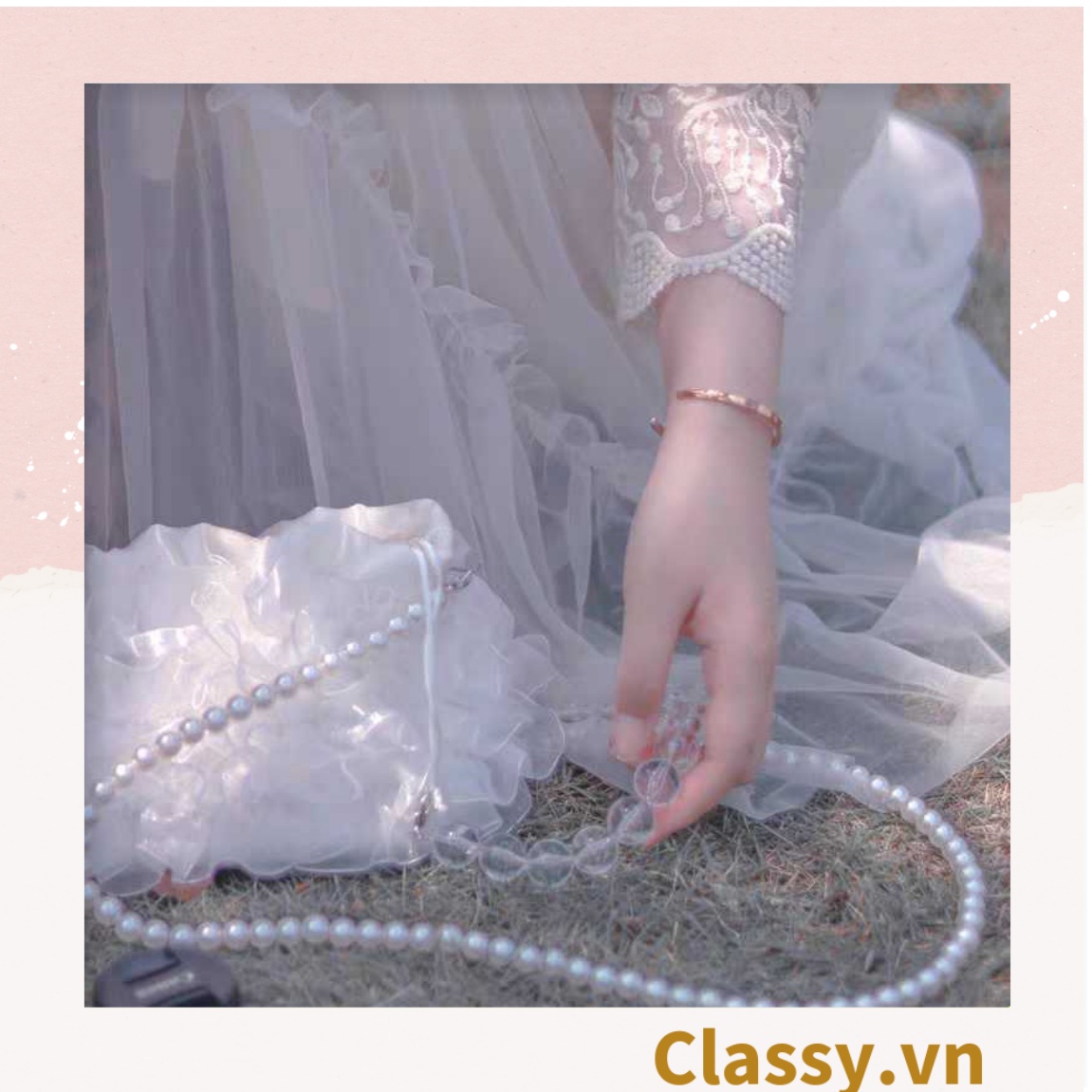 Túi quà tặng Classy, túi giấy quai xách in hình trái tim 28X20X9cm Q1832