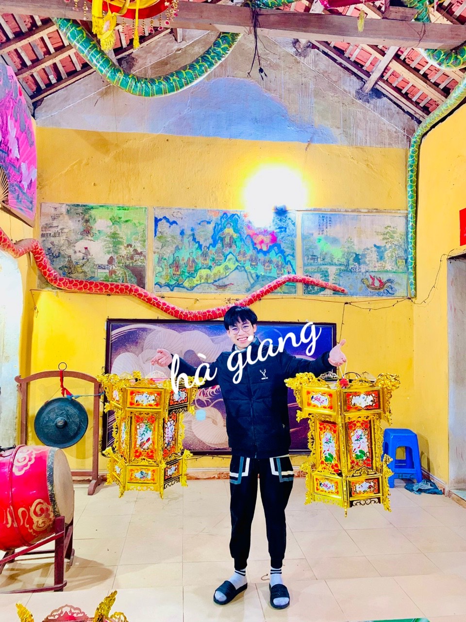 Đèn lồng nhựa đèn lục lăng size lớn màu vàng