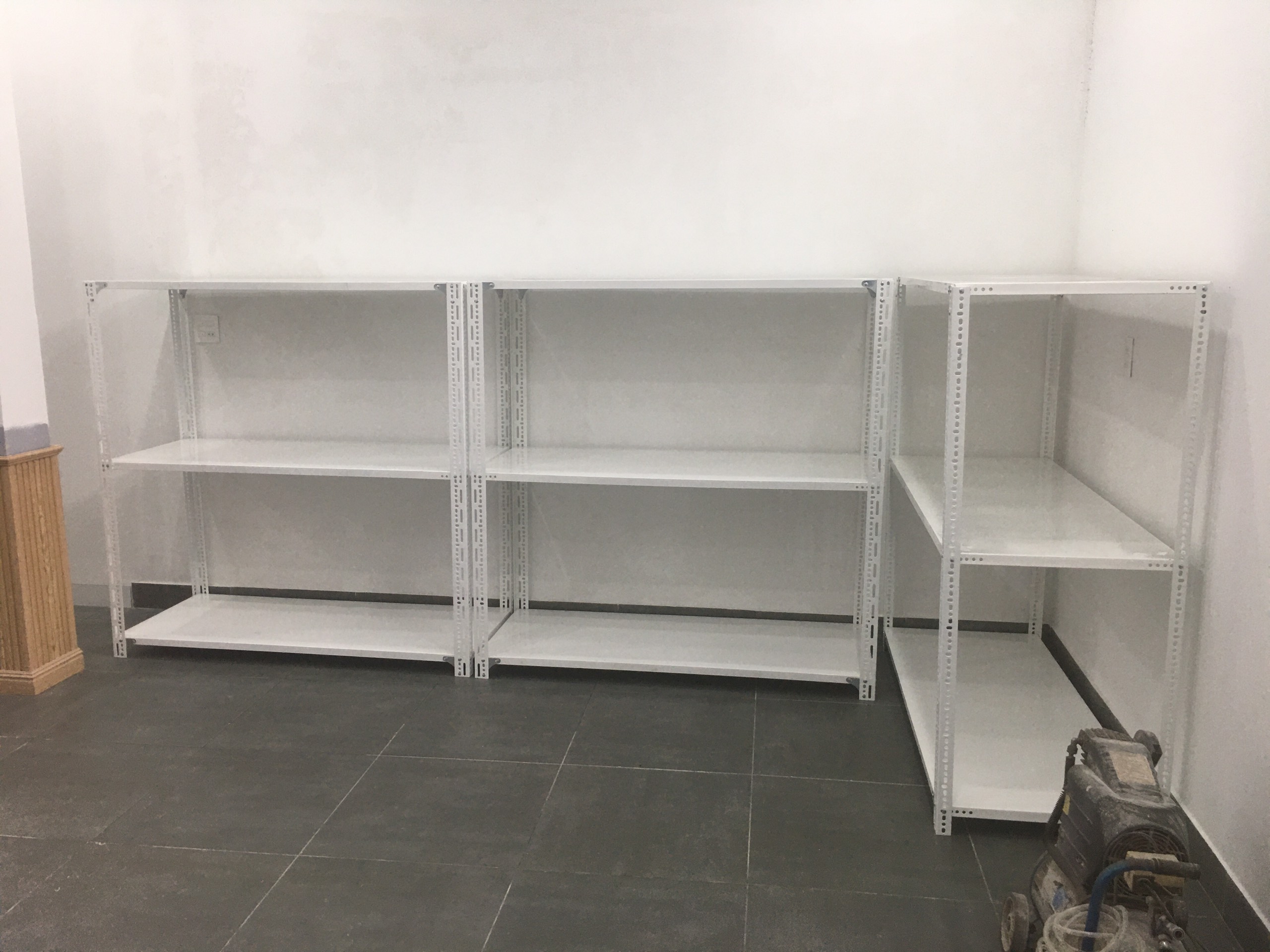 KỆ SẮT V LỖ đa năng - kệ kho hàng Loại dày, chịu tải tốt