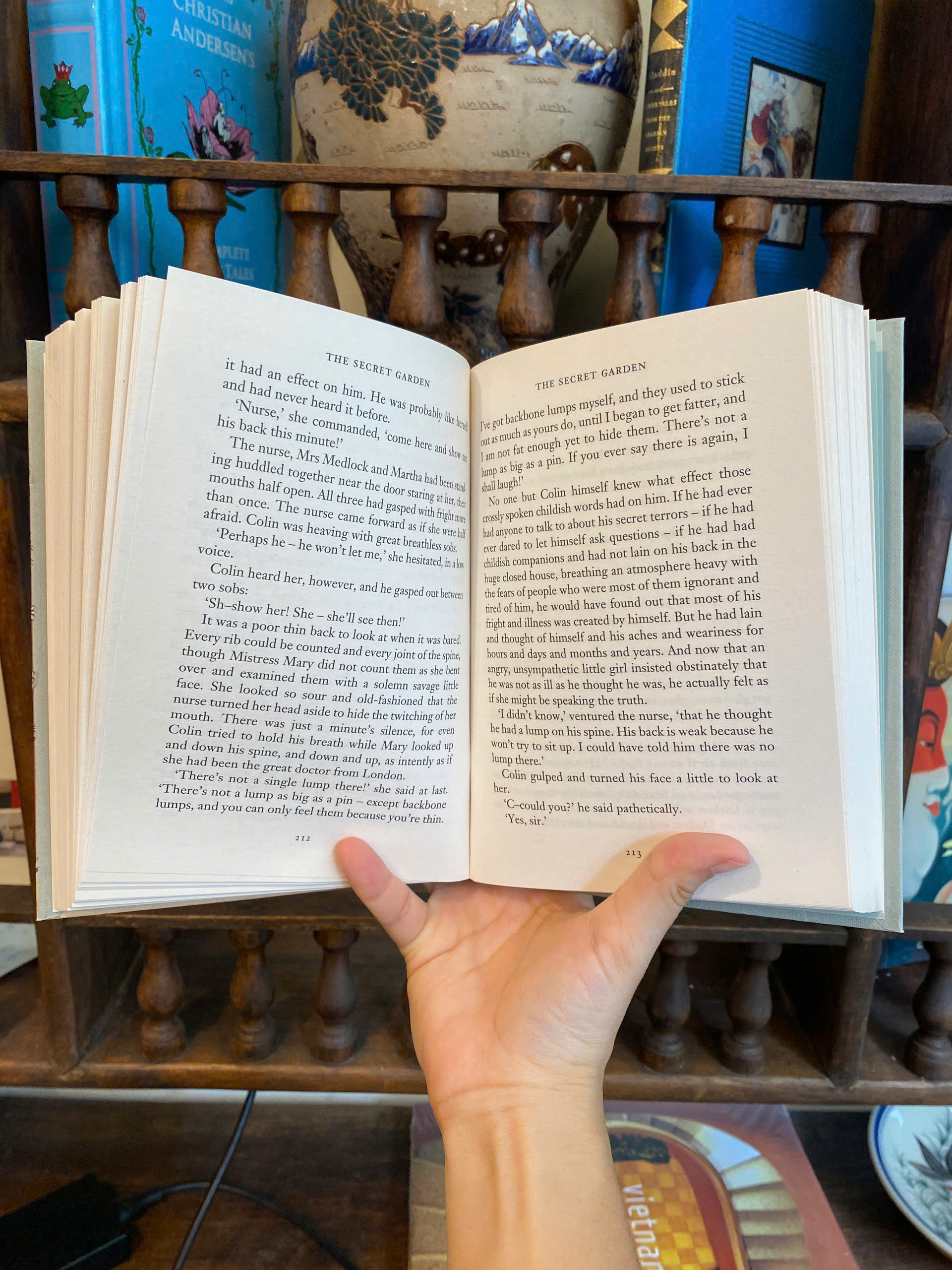 Sách - The Secret Garden by Frances Hodgson Burnett | Classic Literature / Bìa cứng / Ngoại văn