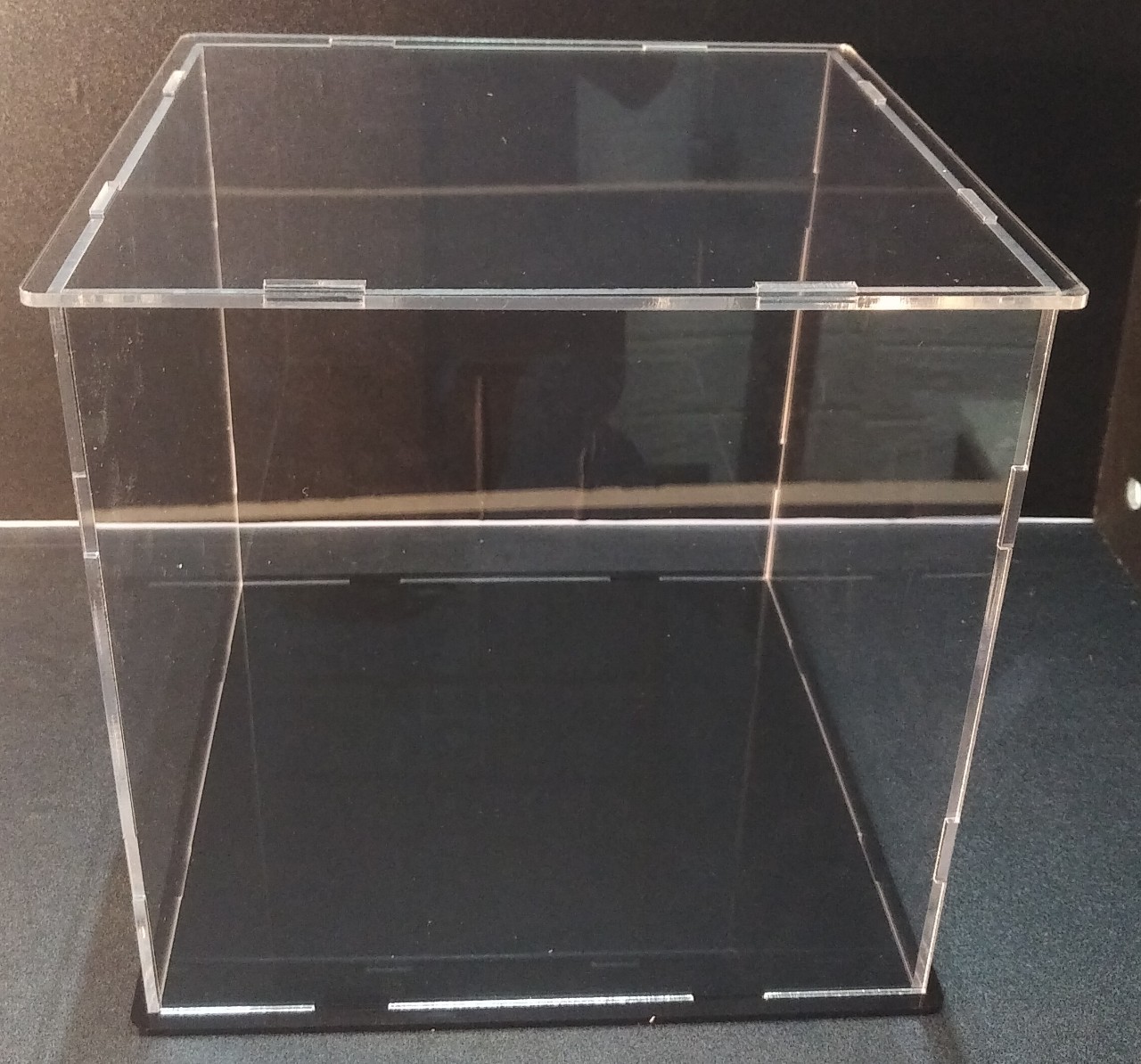 Hộp mica 12x12x32cm trưng bày chống bụi lắp ghép