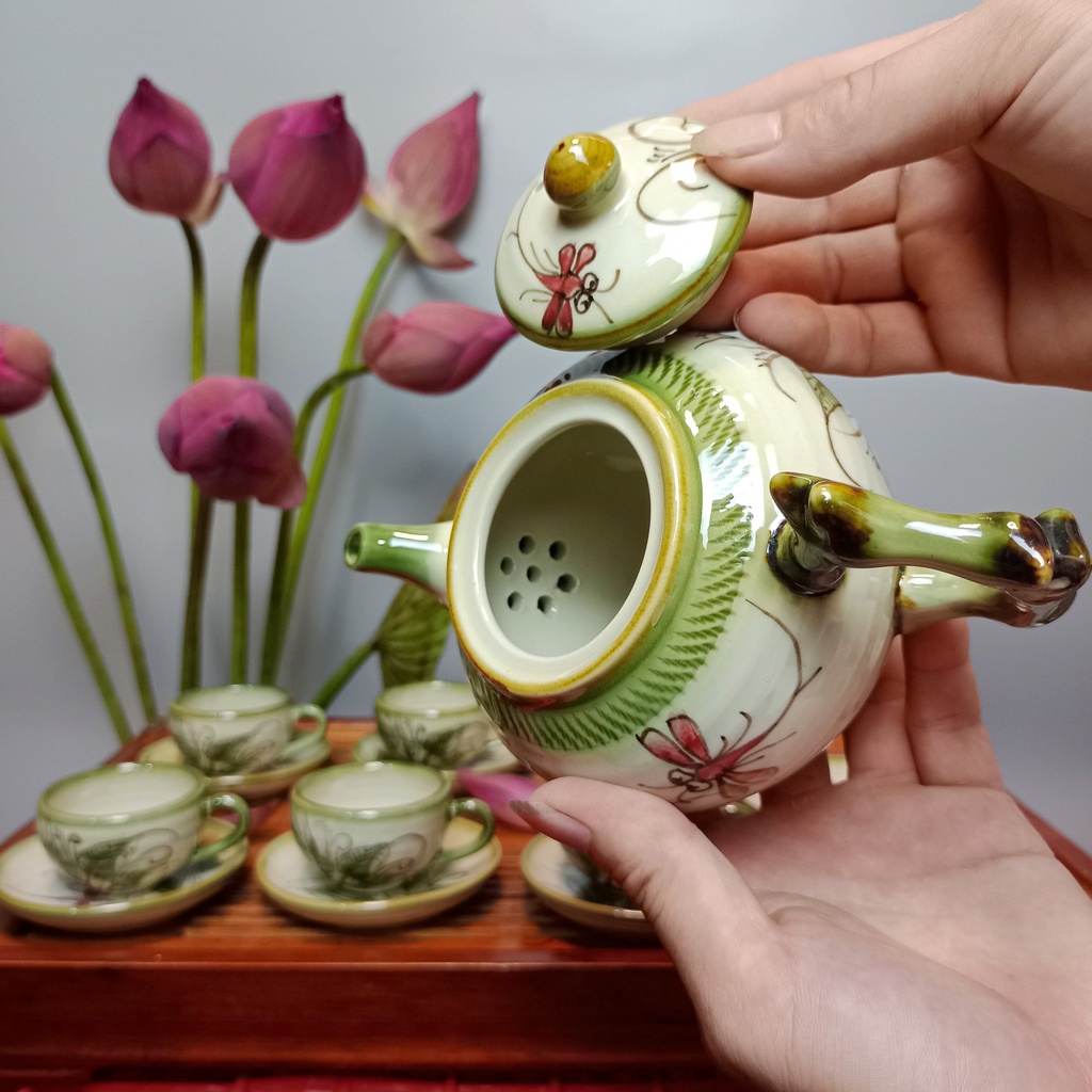 Bộ ấm chén uống trà cao cấp , bộ ấm trà Bát Tràng men rong vẻ tay gốc cầy chuồn khoai