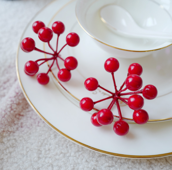 Set 5 nhánh quả đỏ chùm hoa trang trí noel, trang trí cây thông