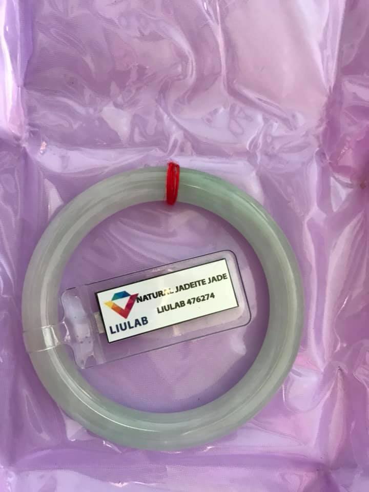 Vòng tay Đá Cẩm Thạch tự nhiên TRUNG SỊN 50mm x Dầy 8mm XANH NGỌC NHẸ NHÀNG BÓNG ĐẸP Kèm Giấy Kiểm định Liulab No 476274 Hợp Nữ Mệnh Mộc Hỏa Thủy 50kg - 55kg đeo ạ