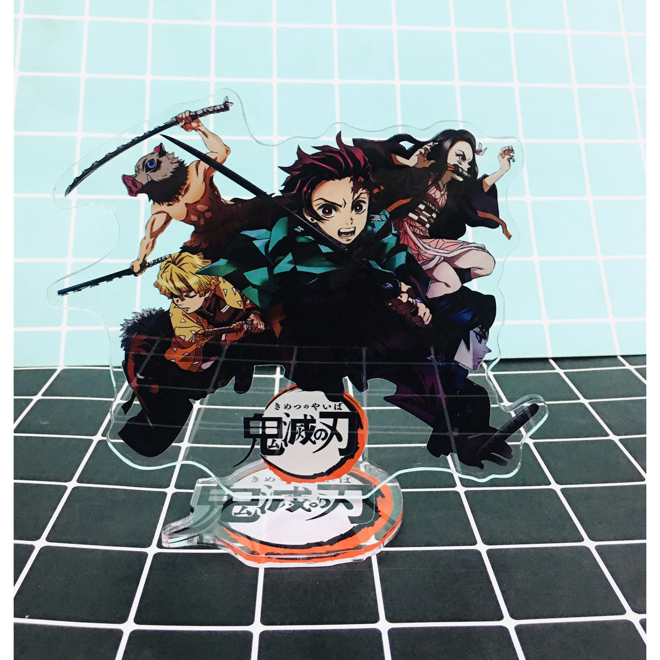 Standee tượng mica trong Kimetsu no Yaiba