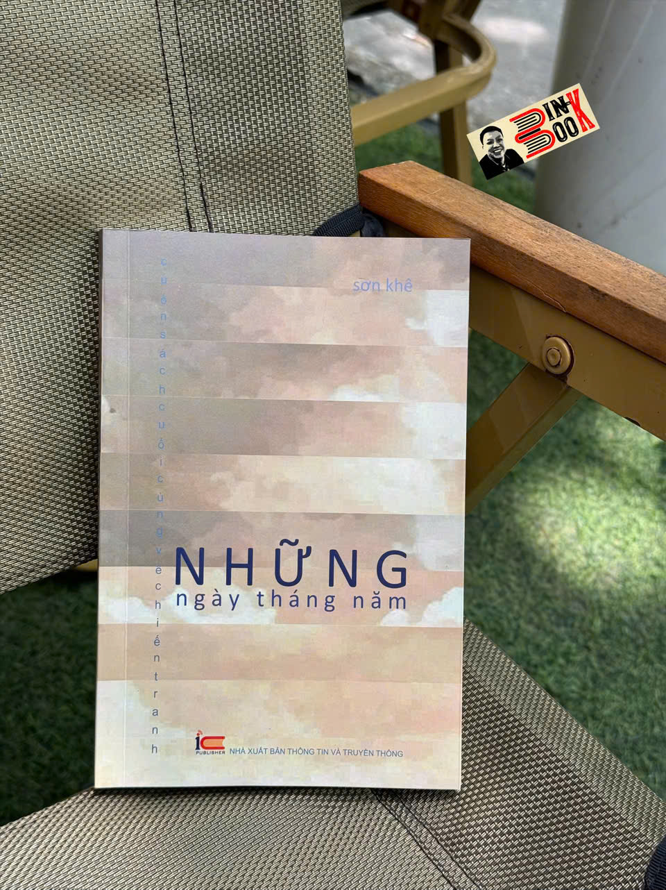 (Chữ ký tác giả) NHỮNG NGÀY THÁNG NĂM – Phan Thuý Hà – NXB Thông tin và Truyền thông