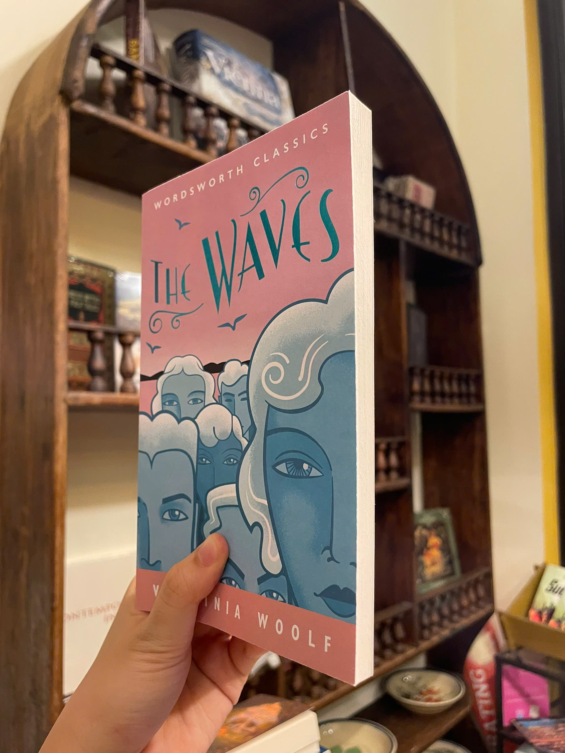 Sách - The Waves by Virginia Woolf - Classics/Fiction book in English - Ngoại Văn Nhập Khẩu