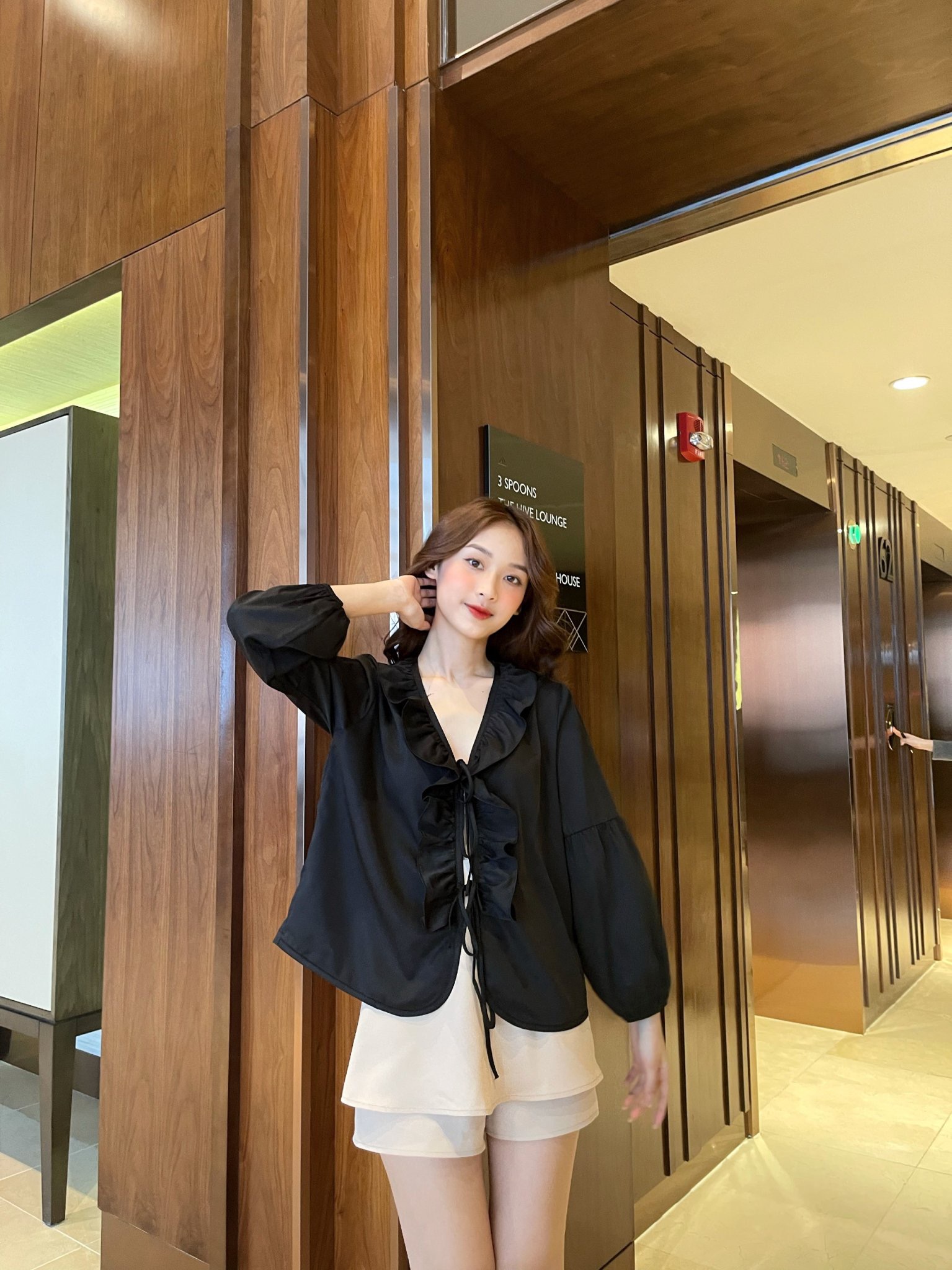 YU CHERRY | Áo nữ Duchess Line Top YA395