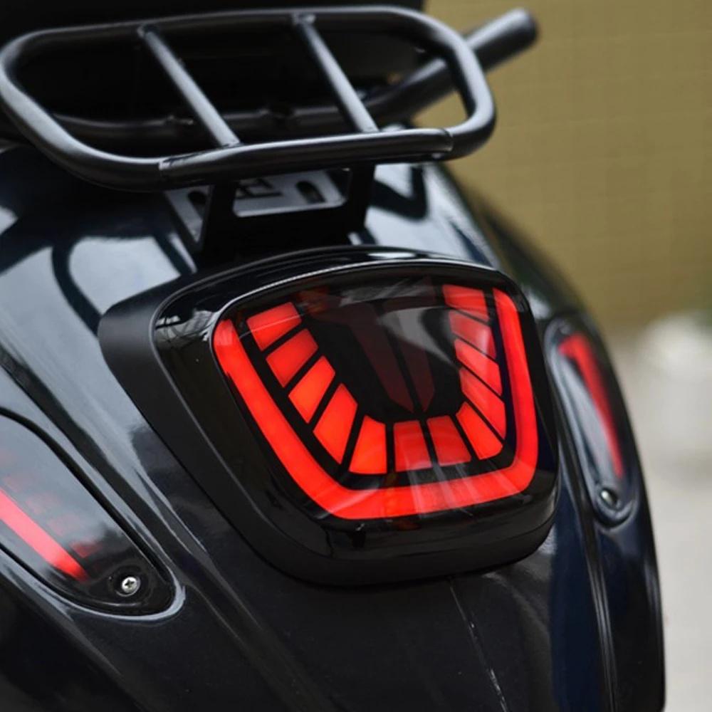 Khung Bảo Vệ Đèn Đuôi Xe Máy VESPA SPRINT PRIMAVERA 150