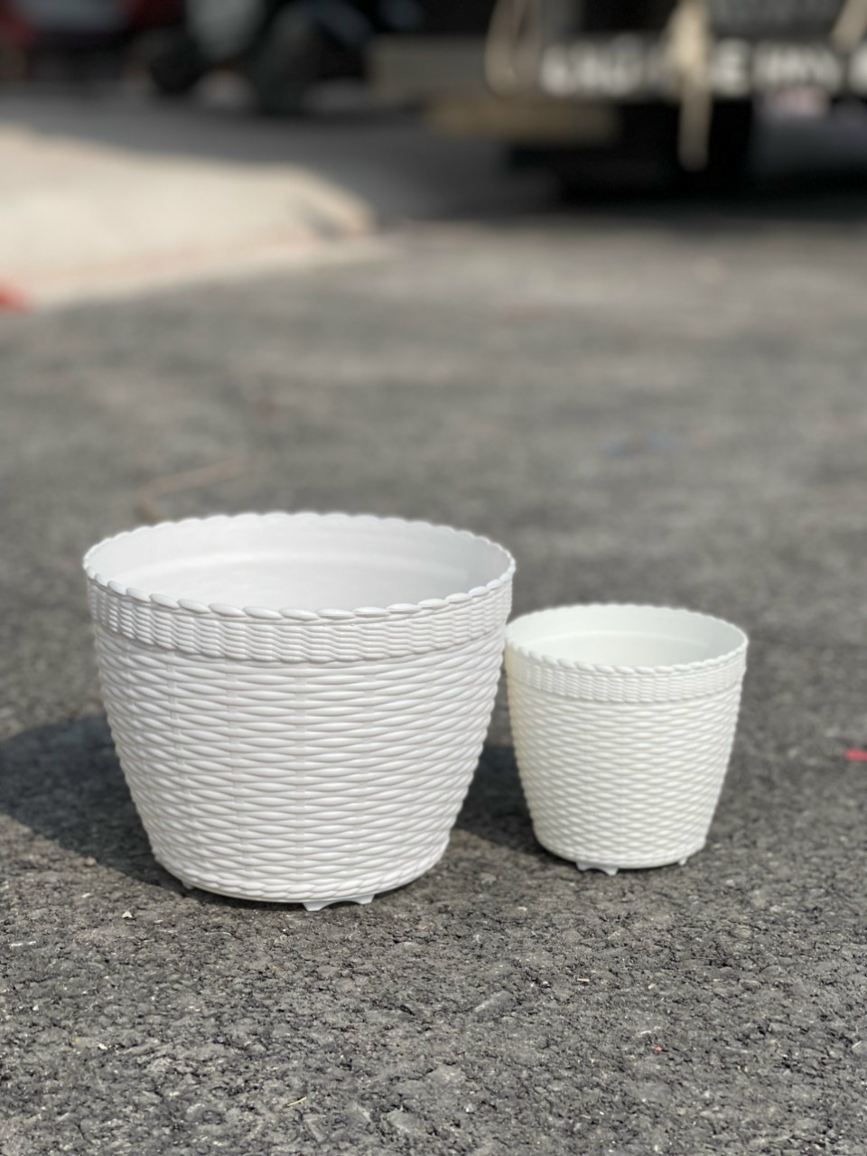 Chậu nhựa mây đan trắng size 200
