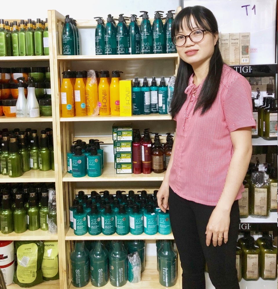 Dầu Gội Giữ Màu Nước Hoa Livegain Premium Silky & Shine Shampoo