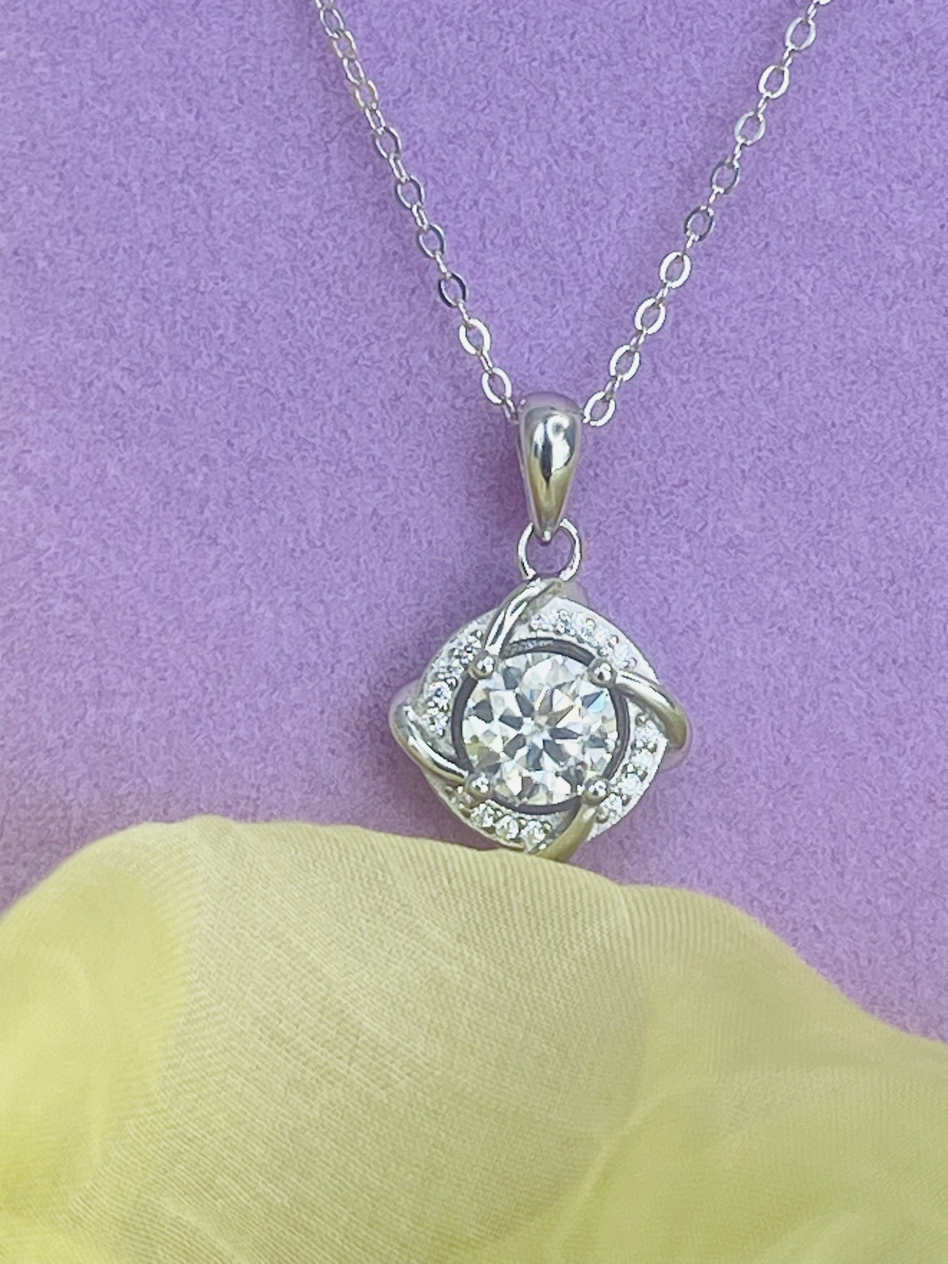 Dây chuyền Moissanite 1ct  Kim Cương nhân tạo và Bạc 925 xi Bạch Kim N1138