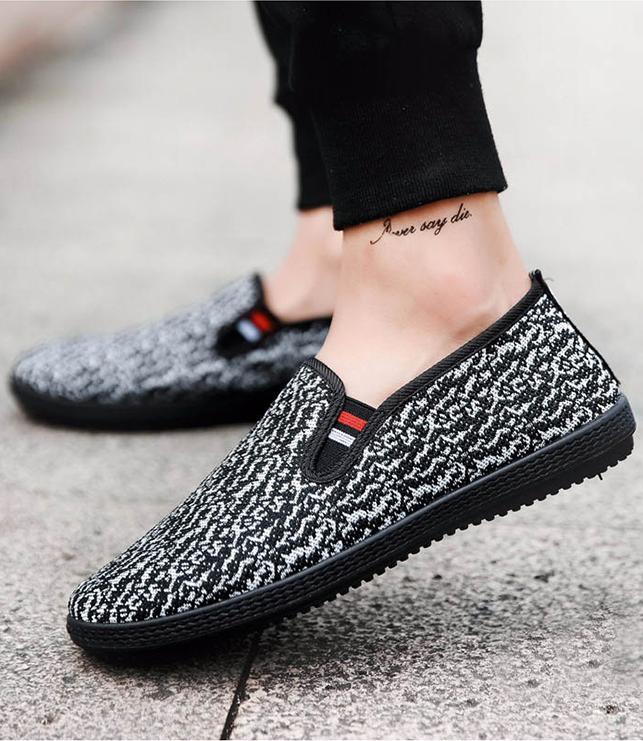 Giày Sneaker Nam Cá Tính Màu Đen AT30
