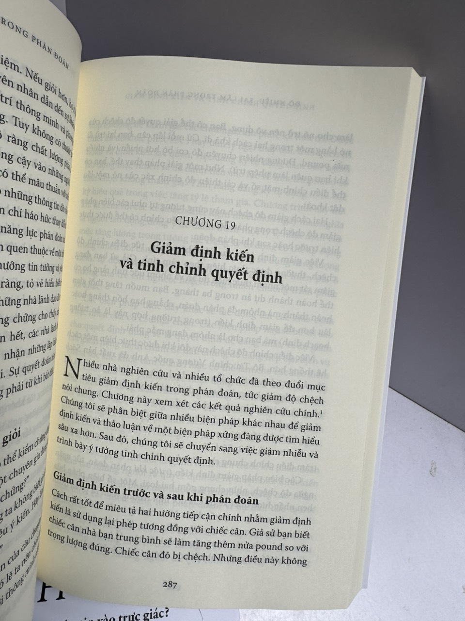 (combo 2 cuốn Top best seller tác giả  Nobel Kinh Tế 2002 Daniel Kahneman - ĐỘ NHIỄU: SAI LẦM TRONG PHÁN ĐOÁN và TƯ DUY NHANH và CHẬM