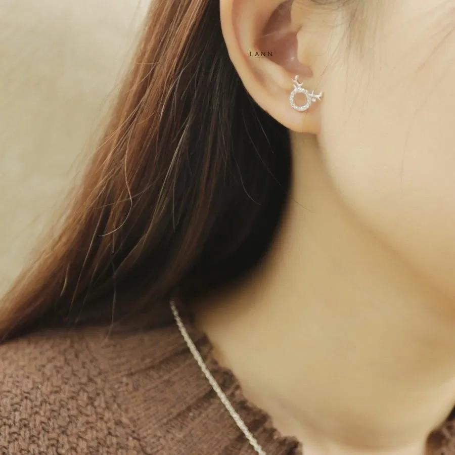 Khuyên đường tròn đá gắn sừng tuần lộc S925 LANN