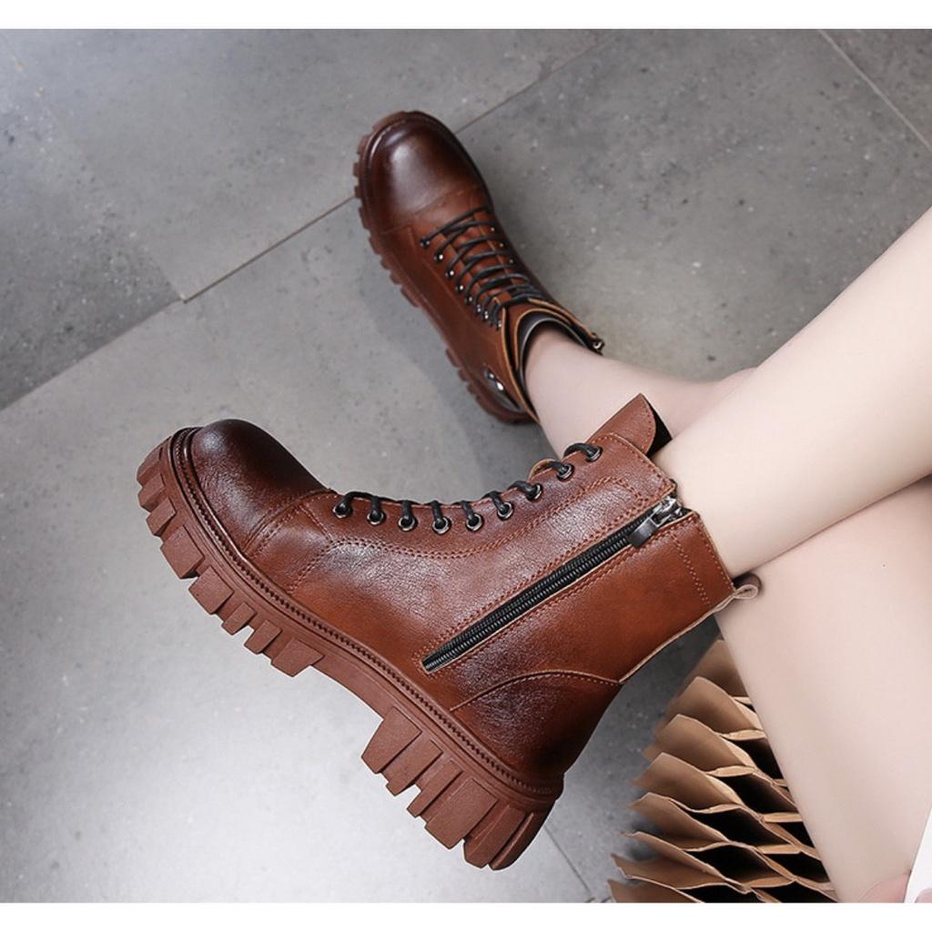 Bốt nữ chiến binh tag khuy chữ B (mã M02 - bốt khuy B