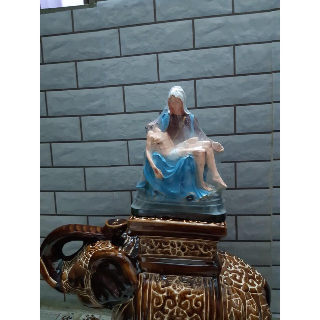 11.Tượng than khóc màu