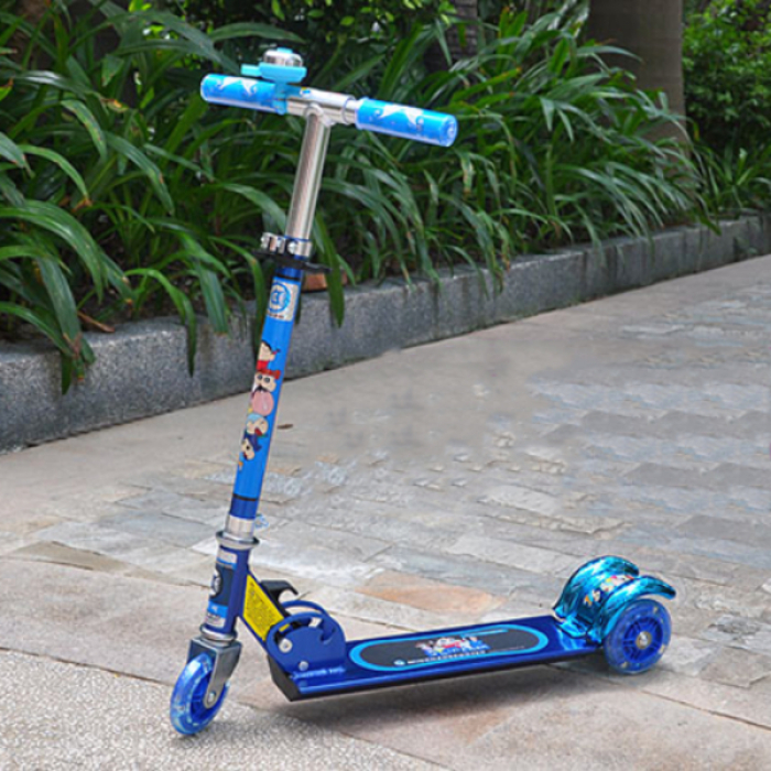 Xe trượt scooter ba bánh phát sáng nhiều màu, có chuông cho bé vận động