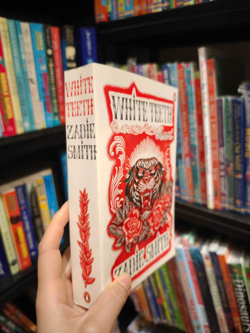 Sách - White Teeth by Zadie Smith - Sách Ngoại văn, English Book, Nhập khẩu UK, bìa mềm