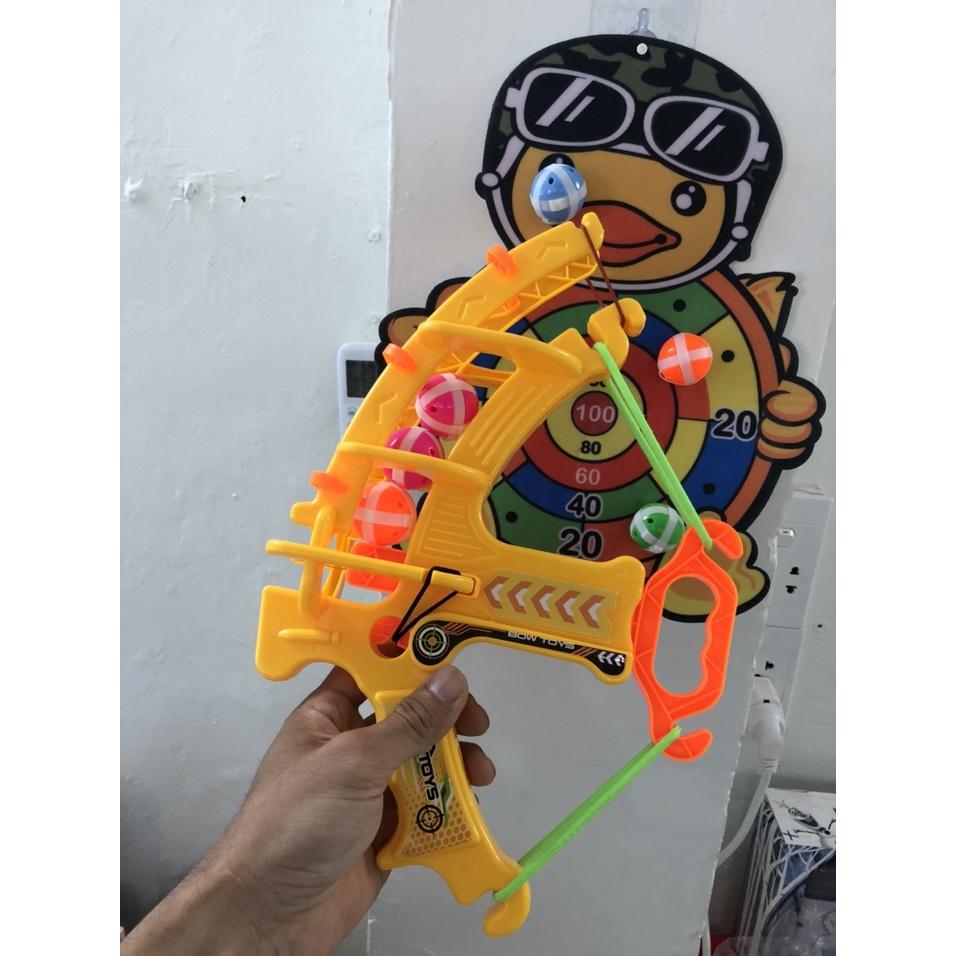 Bộ đò chơi cung bắn bóng dính Hảng B-Duck, gồm 1 cung, 12 bóng dính, 1 bảng dính.