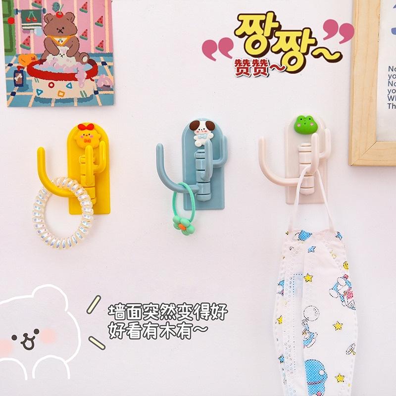 Móc treo đồ dán tường 3 nhánh đính charm hoạ tiết HOẠT HÌNH dễ thương treo đồ đa năng tiện lợi cho phòng ngủ, nhà cửa
