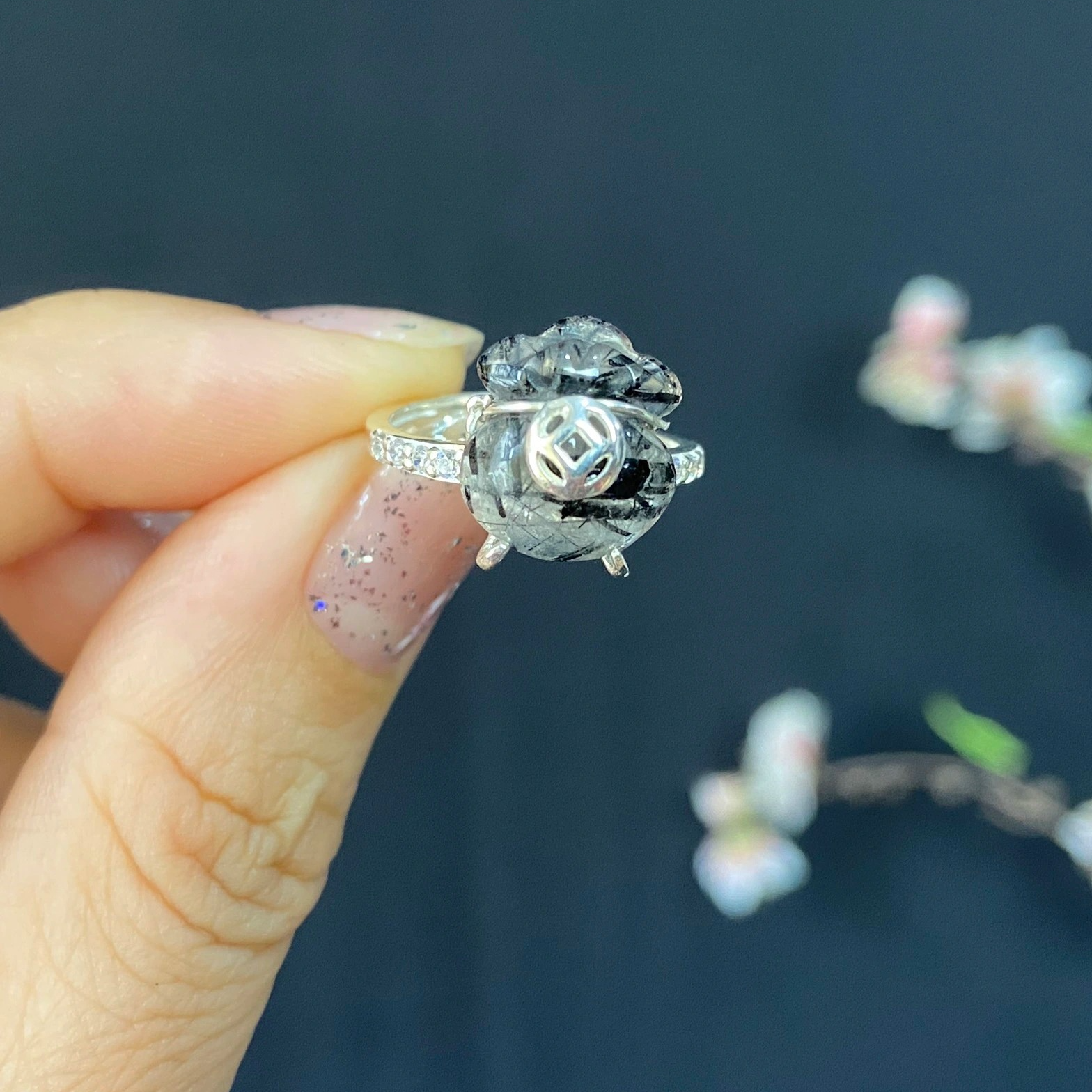 N062 Nhẫn Túi tiền tài lộc thạch anh tóc đen