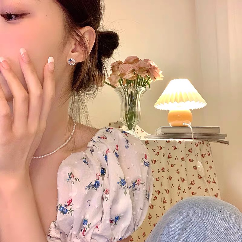 Khuyên tai tròn đính đá xanh ulzzang