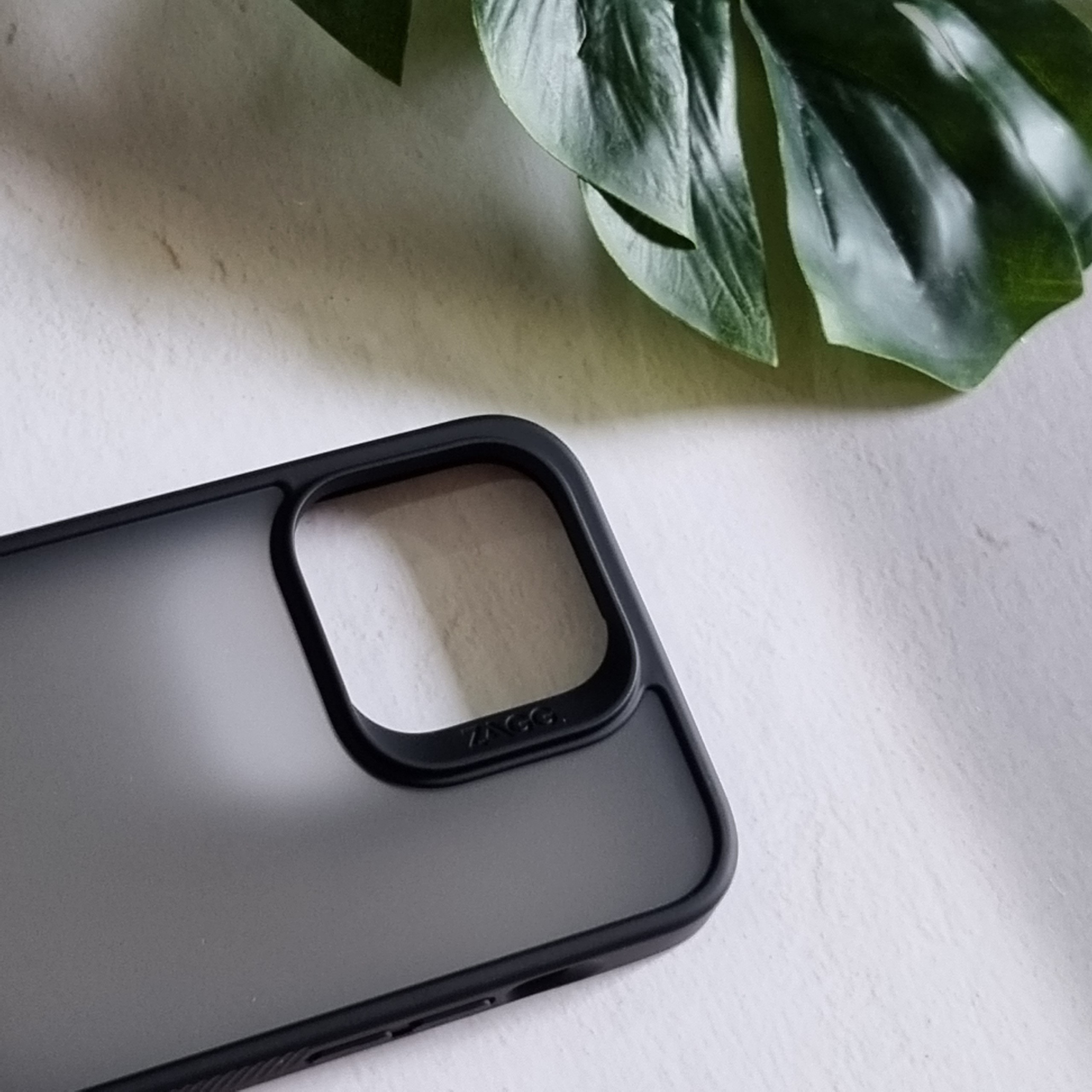 Ốp lưng bảo vệ ZAGG Hampton cho iPhone 14 series - Hàng chính hãng