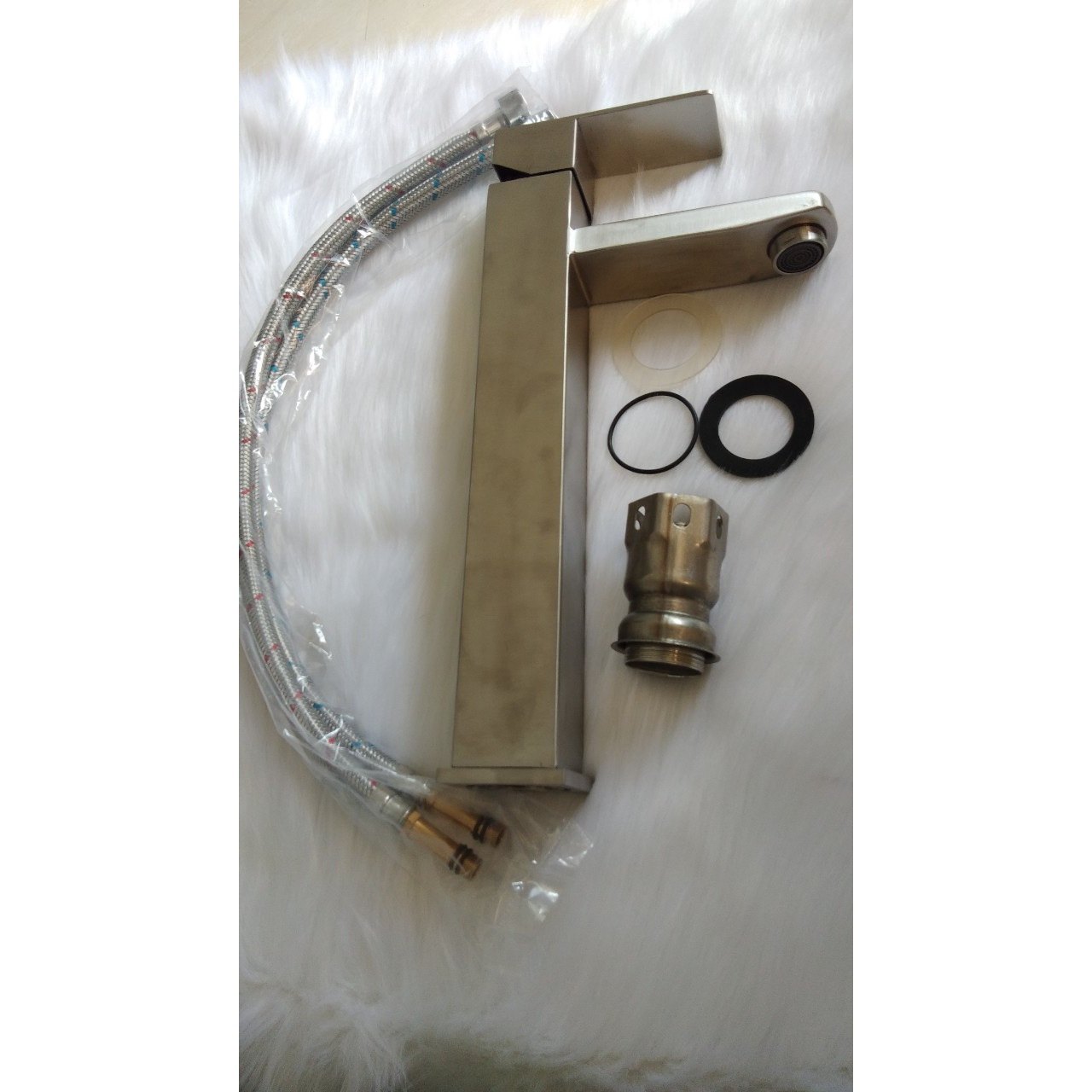 Vòi lavabo nóng lạnh thân vuông bằng inox 304