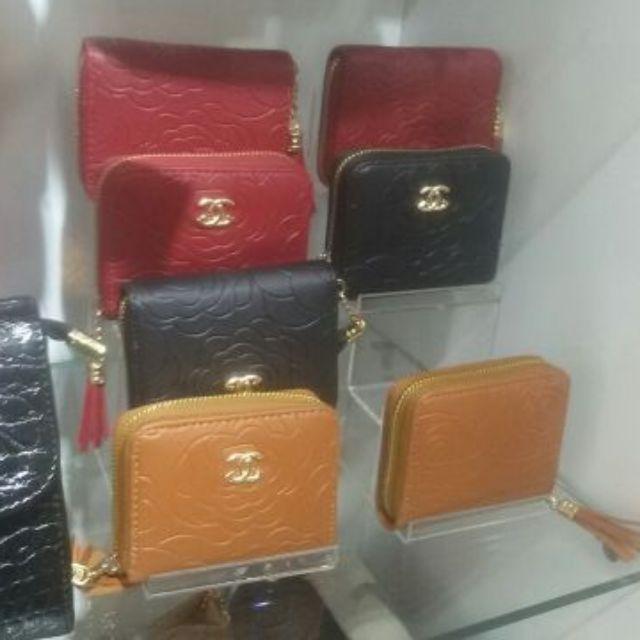 Kệ mica tầng trưng bày ví