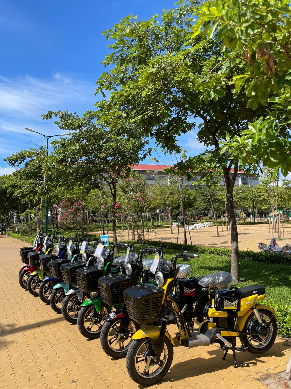 XE ĐẠP ĐIỆN AVA LIMITED ĐÈN TRÒN