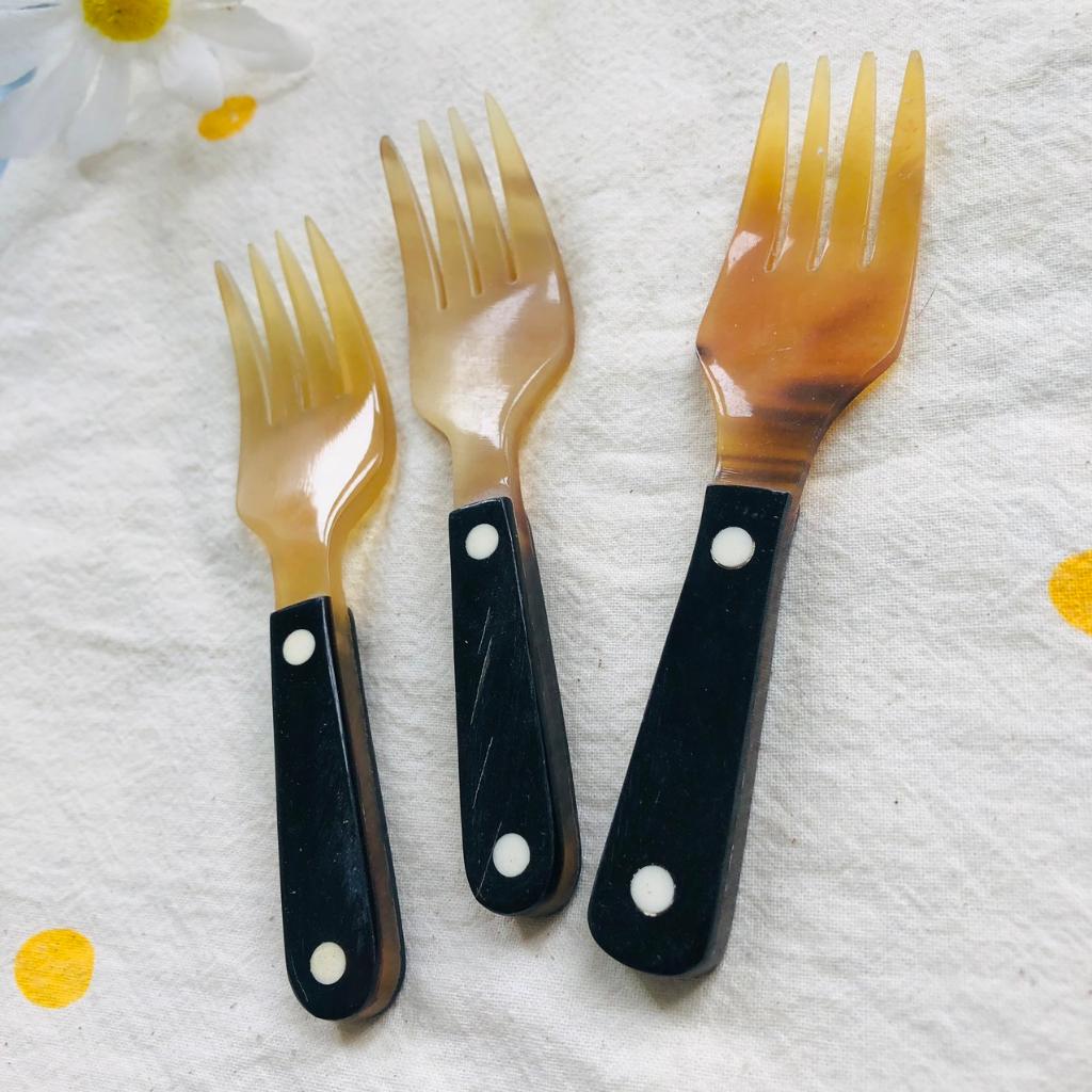Dĩa & Dao Sừng Tự Nhiên 12cm, Dĩa Xiên Trái Cây, Cắt Bánh Ngọt, Trà Chiều, Chụp Ảnh Decor Xinh Xắn