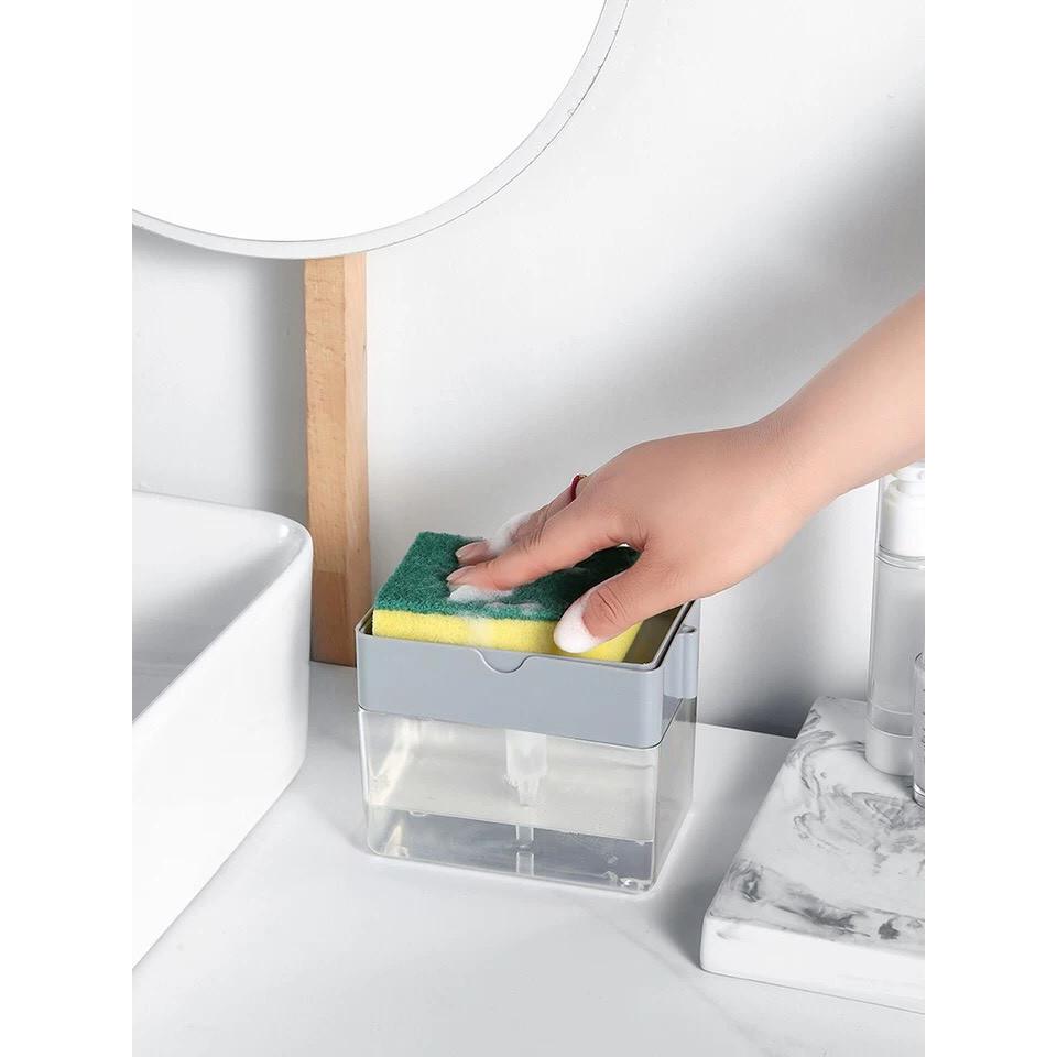 Dụng Cụ Đựng Nước Rửa Chén Và Miếng Bọt Biển Dạng Bơm, Xịt Đa Năng 2in1 - Hàng Chất Lượng
