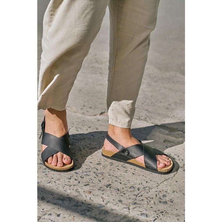 Giày Sandal Unisex Huucuong quai chéo đen đế trấu handmade