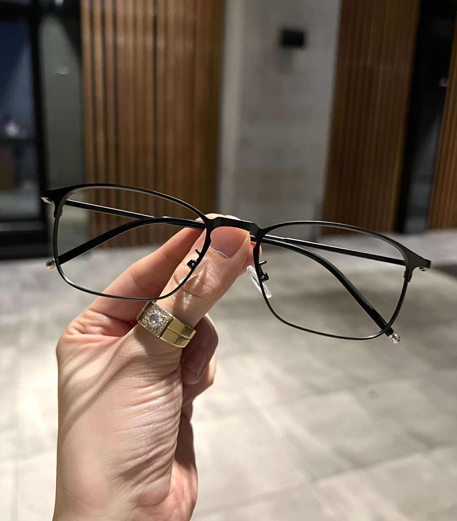 Kính mắt unisex dáng chữ nhật kim loại mảnh nhẹ cao cấp