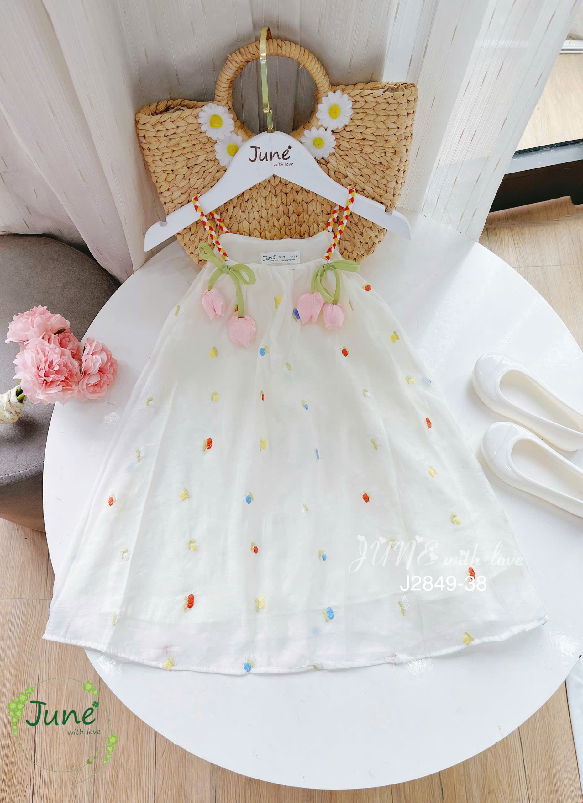 Đầm váy hai dây cho bé gái hoa tuplip mùa hè mát mẻ đi chơi du lịch đẹp từ 10-40kg chất tơ mềm