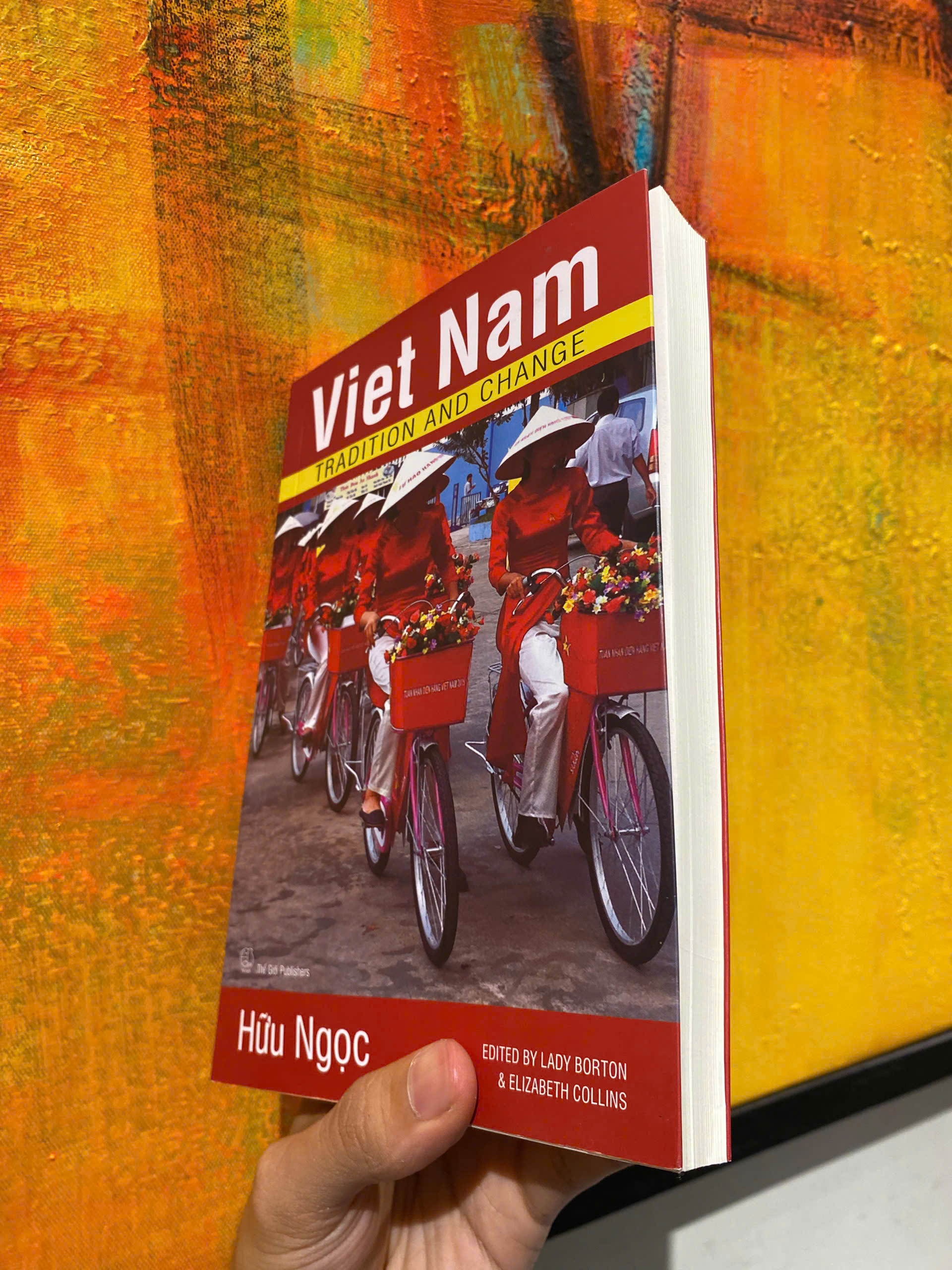Sách - Vietnam Tradition And Change by Hữu Ngọc - Vietnamese Cultural  Tradional Book