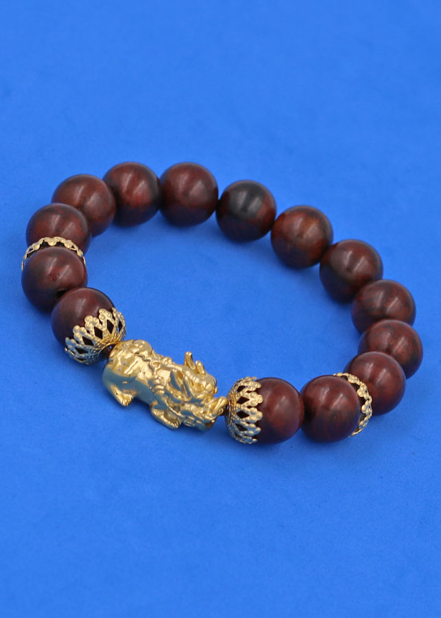 Chuỗi đeo tay Gỗ Đàn Hương Nâu 12 ly - cẩn Tỳ Hưu Phong Thủy inox vàng VGDHNTHBKV12