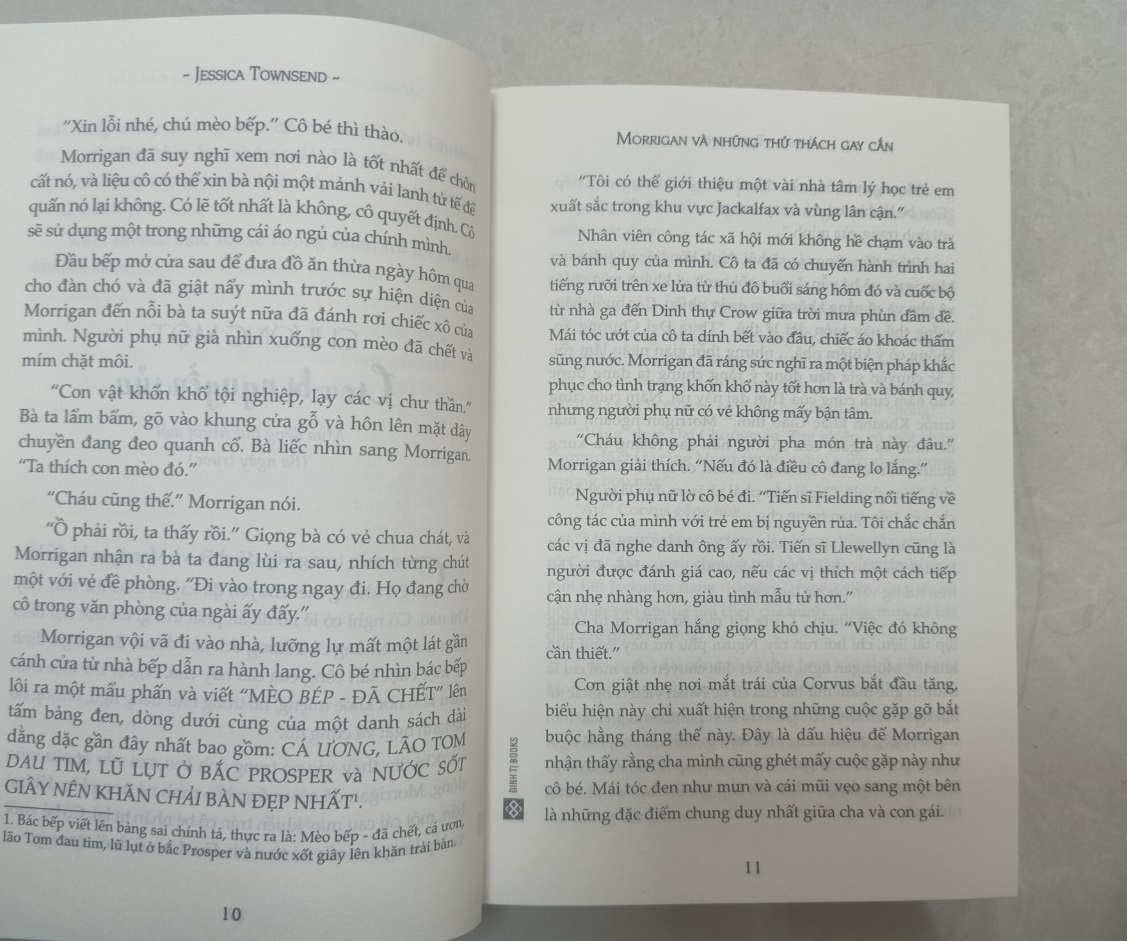 Combo 2 cuốn sách văn học giả tưởng huyền bí - Xứ Nevermoor diệu kỳ: Morrigan Và Những Thử Thách Gay Cấn + Morrigan và lời triệu hồi của Wundersmith