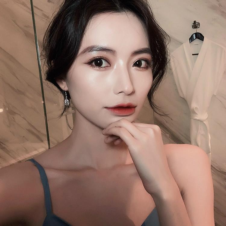 Bông Tai Hình Giọt Nước Đính Đá Nhiều Màu Sắc Phong Cách Hàn Quốc