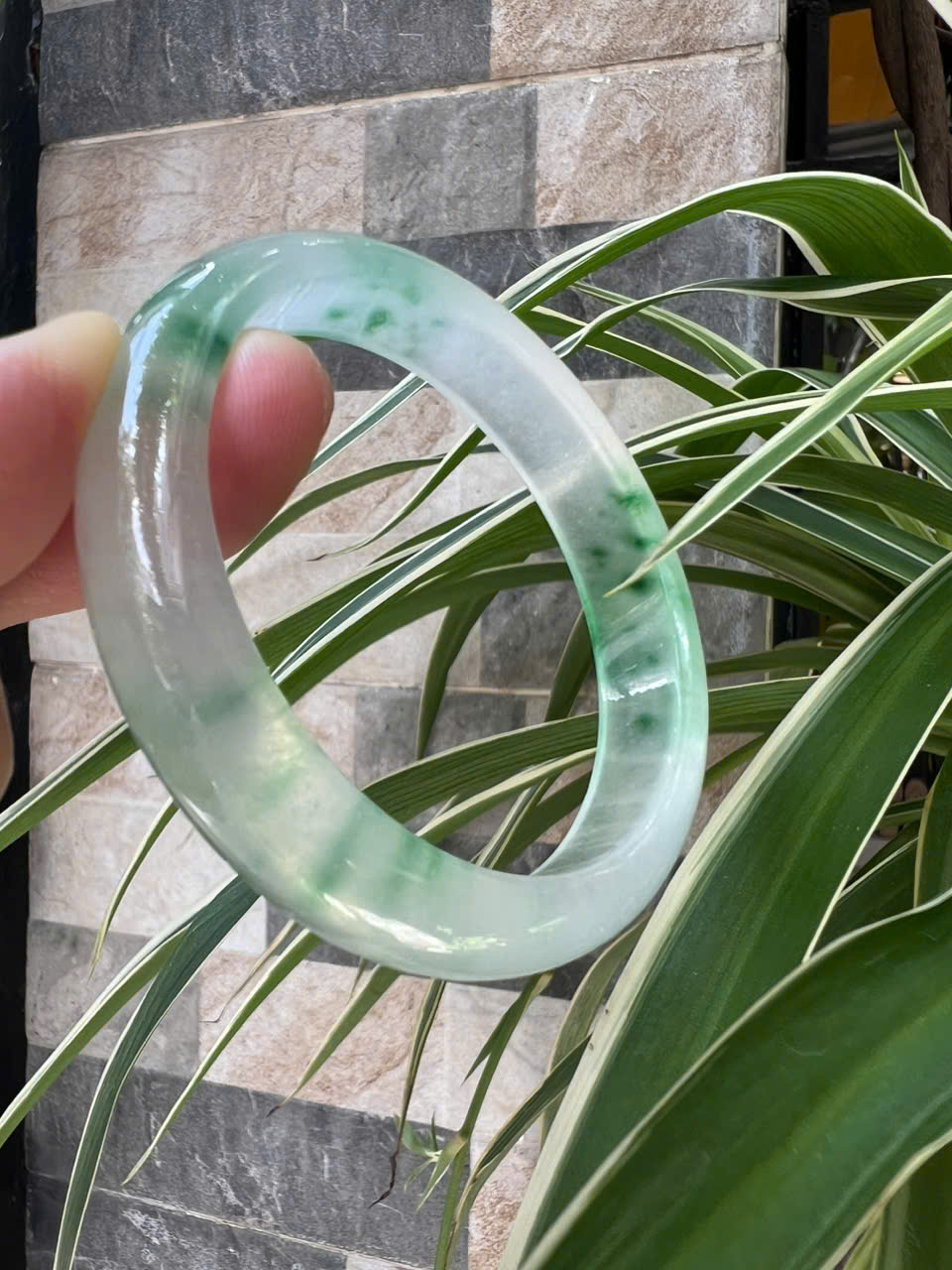 Vòng Tay Nữ Bản Hẹ Đá Mã Não DuLong Trắng Trong Xanh Rong Biển Nhẹ Bóng Đẹp Ni 54mm Cao 12mm Dầy 7mm Món quà tặng Nữ 50kg - 55kg đeo tay xinh rẻ đẹp ý nghĩa ạ